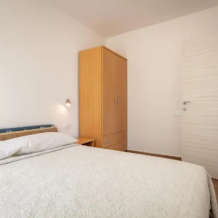Apartamento Lana*** *