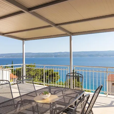 Appartement Lana***