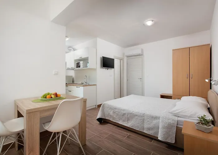 Lana*** Apartmán