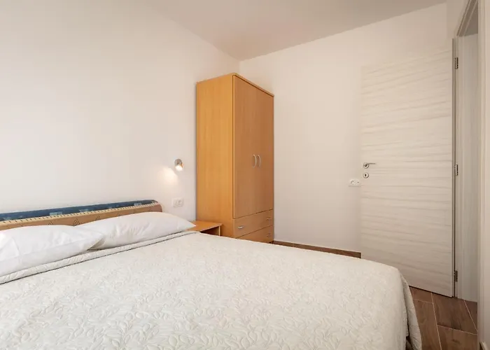 Apartmán Lana*** *