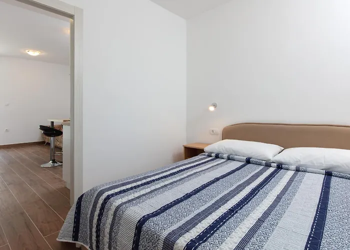 Lana*** Apartmán