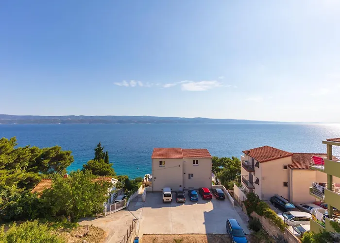 Lana*** Omiš